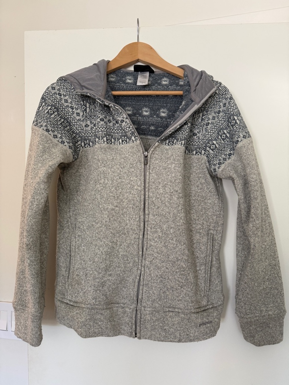 Patagonia Gray and Navy Patterned Fleece Pullover Women’s large